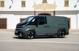 Kia PV5 Cargo, 2025, side